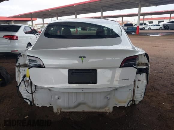 ✅ 2019 Tesla Model 3 Long Range • VIN: 5YJ3E1EB7KF493405 • Lot: 43400455. Wystawiony na IAAI z przebiegiem 46 640 mil. Bezpłatny archiwum sprzedaży aukcyjnych z USA i szczegółowy raport historii pojazdu na DreamBid. Zdjęcie 16.