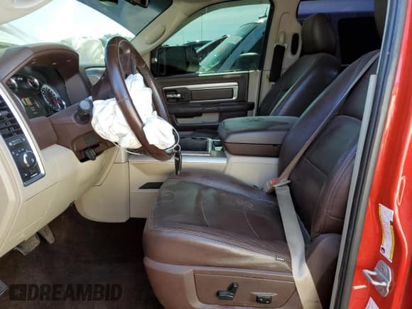 ✅ 2014 Ram 2500 Big Horn • VIN: 3C6UR5DL4EG202441 • Lot: 61559215. Wystawiony na Copart z przebiegiem 188 895 mil. Bezpłatny archiwum sprzedaży aukcyjnych z USA i szczegółowy raport historii pojazdu na DreamBid. Zdjęcie 7.