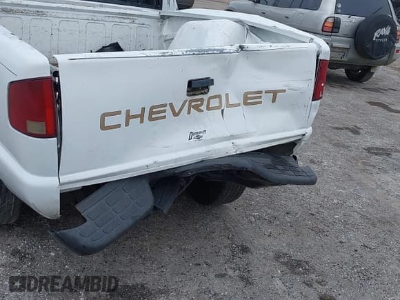 ✅ 2002 Chevrolet S-10 Fleet • VIN: 1GCCS195828174303 • Лот: 41519778. Опубликован ранее на IAAI с пробегом 393 344 миль. Бесплатный доступ к архиву аукционных продаж из США и подробный отчёт об истории автомобиля на DreamBid. Изображение 16.