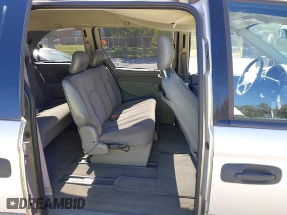 ✅ 2007 Dodge Caravan SE • VIN: 1D4GP25R57B238151 • Lot: 43361576. Wystawiony na IAAI z przebiegiem 110 906 mil. Bezpłatny archiwum sprzedaży aukcyjnych z USA i szczegółowy raport historii pojazdu na DreamBid. Zdjęcie 8.