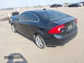 ✅ 2015 Volvo S60 T5 Premier • VIN: YV1612TK7F1342588 • Lot: 43488576. Wystawiony na IAAI z przebiegiem 81 838 mil. Bezpłatny archiwum sprzedaży aukcyjnych z USA i szczegółowy raport historii pojazdu na DreamBid. Zdjęcie 3.