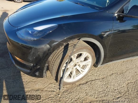 ✅ 2023 Tesla Model Y Long Range • VIN: 7SAYGAEEXPF673871 • Lot: 41980174. Wystawiony na IAAI z przebiegiem 45 870 mil. Bezpłatny archiwum sprzedaży aukcyjnych z USA i szczegółowy raport historii pojazdu na DreamBid. Zdjęcie 20.