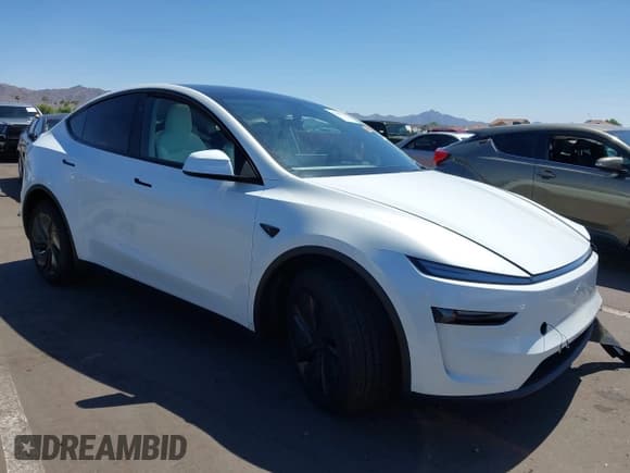 ✅ 2026 Tesla Model Y Long Range Launch Series • VIN: 7SAYGDEE6TF356259 • Лот: 42583010. Опубликован ранее на IAAI с пробегом 738 миль. Бесплатный доступ к архиву аукционных продаж из США и подробный отчёт об истории автомобиля на DreamBid. Изображение 1.