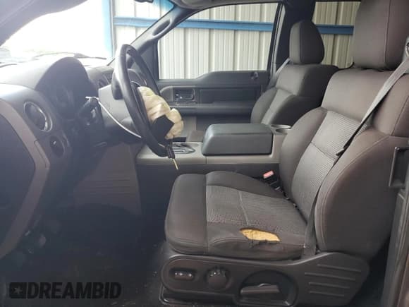 ✅ 2004 Ford F-150 XLT • VIN: 1FTPX14534KD96022 • Lot: 58184295. Wystawiony na Copart z przebiegiem 185 925 mil. Bezpłatny archiwum sprzedaży aukcyjnych z USA i szczegółowy raport historii pojazdu na DreamBid. Zdjęcie 7.