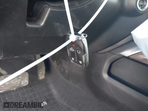 ✅ 2020 Chevrolet Silverado 1500 RST • VIN: 1GCUYEEL0LZ291304 • Lot: 42067913. Wystawiony na IAAI z przebiegiem 139 076 mil. Bezpłatny archiwum sprzedaży aukcyjnych z USA i szczegółowy raport historii pojazdu na DreamBid. Zdjęcie 11.