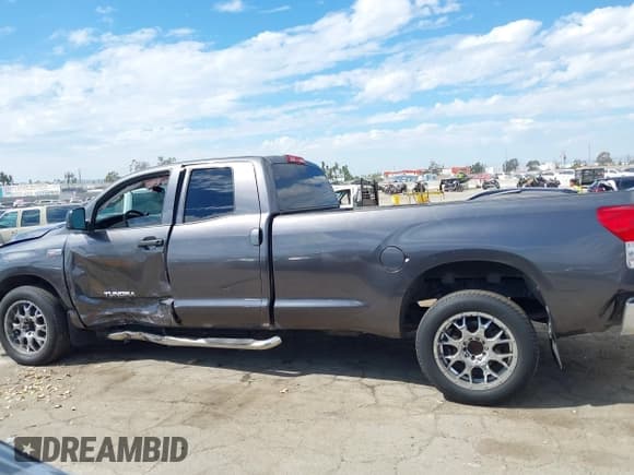✅ 2011 Toyota Tundra SR • VIN: 5TFTY5F19BX007283 • Лот: 43293941. Опубликован ранее на IAAI с пробегом 381 898 миль. Бесплатный доступ к архиву аукционных продаж из США и подробный отчёт об истории автомобиля на DreamBid. Изображение 15.