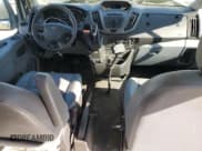 ✅ 2016 Ford Transit • VIN: 1FDZX2CG3GKB41341 • Lot: 50385075. Wystawiony na Copart z przebiegiem 252 009 mil. Bezpłatny archiwum sprzedaży aukcyjnych z USA i szczegółowy raport historii pojazdu na DreamBid. Zdjęcie 8.