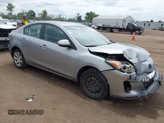 ✅ 2013 Mazda 3 i Sport • VIN: JM1BL1U76D1845075 • Lot: 43031667. Wystawiony na IAAI z przebiegiem 174 336 mil. Bezpłatny archiwum sprzedaży aukcyjnych z USA i szczegółowy raport historii pojazdu na DreamBid. Zdjęcie 1.