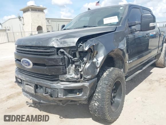✅ 2019 Ford F-250 XL • VIN: 1FT7W2BT5KEG38525 • Lot: 43388550. Wystawiony na IAAI z przebiegiem 151 304 mil. Bezpłatny archiwum sprzedaży aukcyjnych z USA i szczegółowy raport historii pojazdu na DreamBid. Zdjęcie 6.