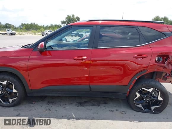 ✅ 2025 Kia Seltos S • VIN: KNDEU2AA6S7802091 • Lot: 43032131. Listed on IAAI with 2,544 mi. Free auction sales archive from the USA and detailed vehicle history report at DreamBid. Image 14.