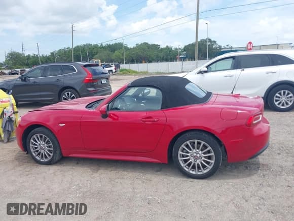 ✅ 2018 FIAT 124 Spider Abarth • VIN: JC1NFAEK2J0140148 • Lot: 42765536. Listed on IAAI with 30,320 mi. Free auction sales archive from the USA and detailed vehicle history report at DreamBid. Image 15.