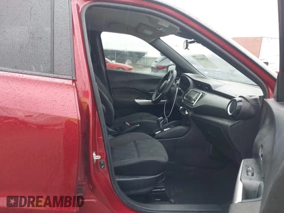 ✅ 2020 Nissan Kicks SV • VIN: 3N1CP5CV2LL515489 • Lot: 42980151. Wystawiony na IAAI z przebiegiem 193 342 mil. Bezpłatny archiwum sprzedaży aukcyjnych z USA i szczegółowy raport historii pojazdu na DreamBid. Zdjęcie 5.