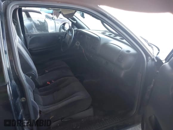 ✅ 2000 Dodge Dakota • VIN: 1B7GL22X2YS587619 • Lot: 43484603. Listed on IAAI with 230,262 mi. Free auction sales archive from the USA and detailed vehicle history report at DreamBid. Image 5.