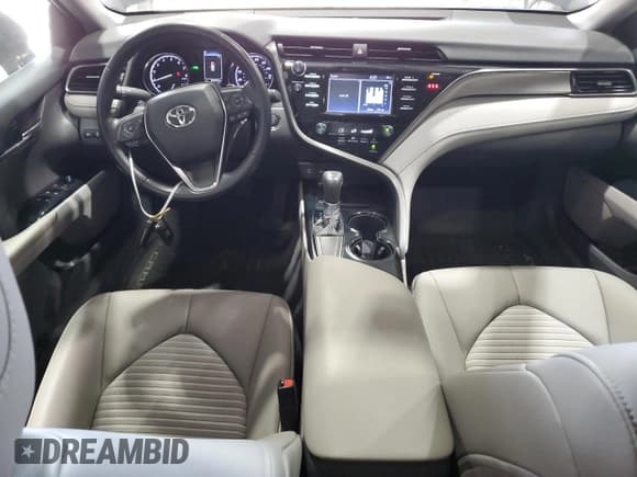 ✅ 2019 Toyota Camry SE • VIN: 4T1B11HK3KU856708 • Лот: 67720725. Опубликован ранее на Copart с пробегом 81 016 миль. Бесплатный доступ к архиву аукционных продаж из США и подробный отчёт об истории автомобиля на DreamBid. Изображение 8.