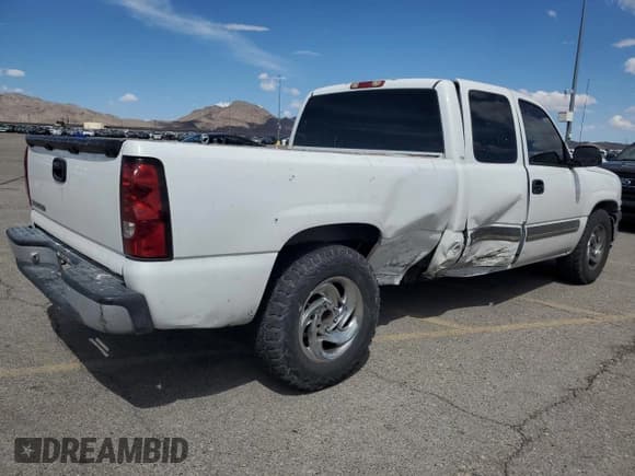 ✅ 2004 Chevrolet Silverado 1500 LS • VIN: 2GCEC19V241150171 • Lot: 72155024. Listed on Copart with 186,553 mi. Free auction sales archive from the USA and detailed vehicle history report at DreamBid. Image 3.