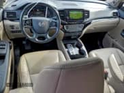 ✅ 2019 Honda Pilot Touring 8-Passenger • VIN: 5FNYF5H97KB021983 • Lot: 96226905. Wystawiony na Copart z przebiegiem 62 259 mil. Bezpłatny archiwum sprzedaży aukcyjnych z USA i szczegółowy raport historii pojazdu na DreamBid. Zdjęcie 8.