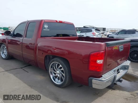 ✅ 2009 Chevrolet Silverado 1500 • VIN: 1GCEC39Y49Z189445 • Lot: 41933868. Wystawiony na IAAI z przebiegiem 209 596 mil. Bezpłatny archiwum sprzedaży aukcyjnych z USA i szczegółowy raport historii pojazdu na DreamBid. Zdjęcie 3.