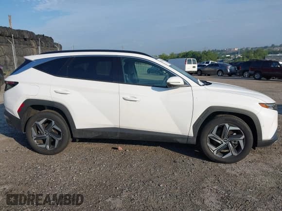 ✅ 2023 Hyundai Tucson Limited • VIN: KM8JFDA28PU105491 • Lot: 42844210. Wystawiony na IAAI z przebiegiem 13 821 mil. Bezpłatny archiwum sprzedaży aukcyjnych z USA i szczegółowy raport historii pojazdu na DreamBid. Zdjęcie 13.