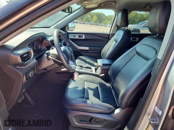 ✅ 2024 Ford Explorer Limited • VIN: 1FMSK8FH3RGA30639 • Lot: 72016975. Wystawiony na Copart z przebiegiem 36 064 mil. Bezpłatny archiwum sprzedaży aukcyjnych z USA i szczegółowy raport historii pojazdu na DreamBid. Zdjęcie 7.