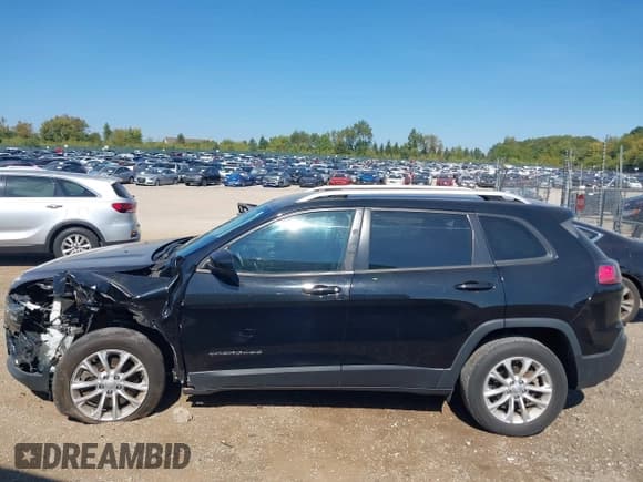 ✅ 2020 Jeep Cherokee Latitude • VIN: 1C4PJLCB0LD569938 • Lot: 43250505. Wystawiony na IAAI z przebiegiem 106 013 mil. Bezpłatny archiwum sprzedaży aukcyjnych z USA i szczegółowy raport historii pojazdu na DreamBid. Zdjęcie 14.