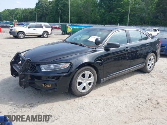 ✅ 2015 Ford Police Interceptor • VIN: 1FAHP2MK9FG151883 • Lot: 42276942. Wystawiony na IAAI z przebiegiem Nie podano. Bezpłatny archiwum sprzedaży aukcyjnych z USA i szczegółowy raport historii pojazdu na DreamBid. Zdjęcie 18.