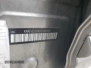 ✅ 2009 Kia Rondo LX • VIN: KNAFG528497248890 • Lot: 81419495. Wystawiony na Copart z przebiegiem 129 627 mil. Bezpłatny archiwum sprzedaży aukcyjnych z USA i szczegółowy raport historii pojazdu na DreamBid. Zdjęcie 13.