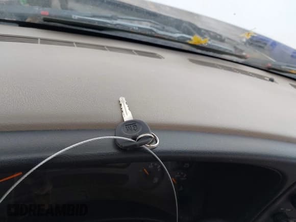 ✅ 2004 Chevrolet Silverado 1500 Work Truck • VIN: 1GCEC14X44Z284941 • Lot: 43755650. Listed on IAAI with 136,575 mi. Free auction sales archive from the USA and detailed vehicle history report at DreamBid. Image 11.