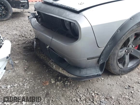 ✅ 2011 Dodge Challenger • VIN: 2B3CJ4DG4BH519321 • Lot: 41511986. Wystawiony na IAAI z przebiegiem 230 695 mil. Bezpłatny archiwum sprzedaży aukcyjnych z USA i szczegółowy raport historii pojazdu na DreamBid. Zdjęcie 6.