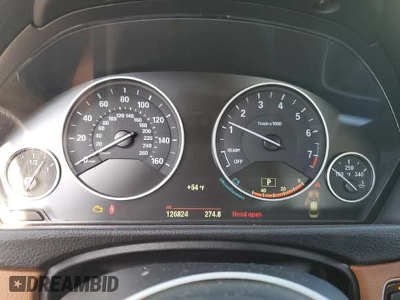 ✅ 2015 BMW 3 Series 328i xDrive • VIN: WBA3B5C55FF961479 • Lot: 90755555. Wystawiony na Copart z przebiegiem 126 824 mil. Bezpłatny archiwum sprzedaży aukcyjnych z USA i szczegółowy raport historii pojazdu na DreamBid. Zdjęcie 9.