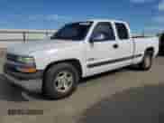 2001 Chevrolet Silverado 1500 LT z VIN 1GCEC19T61Z196121, wystawiony jako Copart lot #52824795 z przebiegiem 201 224 mil mil oraz Szkoda całkowita • Salvage title. Historia ofert i sprzedaży dostępna na DreamBid. Obrazek 1.
