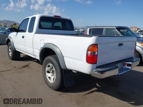 ✅ 2002 Toyota Tacoma PreRunner • VIN: 5TESM92N32Z883802 • Lot: 41949270. Wystawiony na IAAI z przebiegiem 219 690 mil. Bezpłatny archiwum sprzedaży aukcyjnych z USA i szczegółowy raport historii pojazdu na DreamBid. Zdjęcie 3.