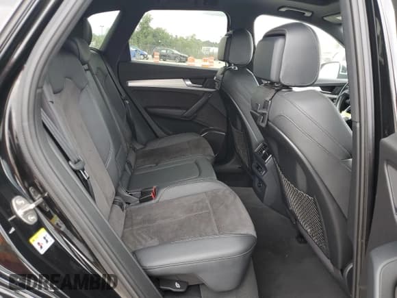 ✅ 2018 Audi SQ5 Premium Plus • VIN: WA1A4AFY2J2008032 • Лот: 69949885. Опубликован ранее на Copart с пробегом 132 953 миль. Бесплатный доступ к архиву аукционных продаж из США и подробный отчёт об истории автомобиля на DreamBid. Изображение 11.