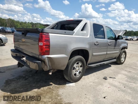 ✅ 2007 Chevrolet Avalanche 2LT • VIN: 3GNEC12J07G224617 • Lot: 55960925. Listed on Copart with 244,565 mi. Free auction sales archive from the USA and detailed vehicle history report at DreamBid. Image 3.