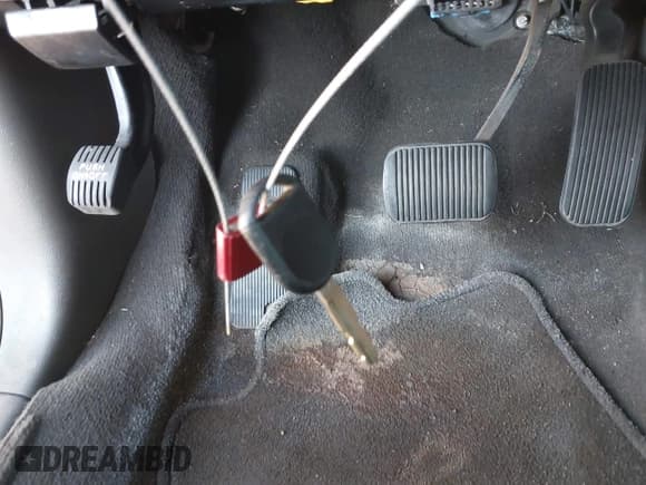 ✅ 2009 Mercury Sable Premier • VIN: 1MEHM42W69G614697 • Lot: 43121944. Listed on IAAI with 137,715 mi. Free auction sales archive from the USA and detailed vehicle history report at DreamBid. Image 11.