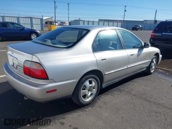 ✅ 1997 Honda Accord Special Edition • VIN: 1HGCD5603VA115569 • Lot: 41636725. Listed on IAAI with 216,937 mi. Free auction sales archive from the USA and detailed vehicle history report at DreamBid. Image 4.