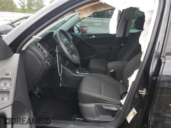 ✅ 2012 Volkswagen Tiguan SE • VIN: WVGAV7AX5CW593829 • Lot: 58943515. Wystawiony na Copart z przebiegiem 153 172 mil. Bezpłatny archiwum sprzedaży aukcyjnych z USA i szczegółowy raport historii pojazdu na DreamBid. Zdjęcie 7.