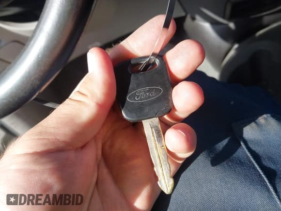 ✅ 2005 Ford Focus S • VIN: 1FAFP34NX5W112117 • Lot: 43689757. Listed on IAAI with 187,624 mi. Free auction sales archive from the USA and detailed vehicle history report at DreamBid. Image 11.