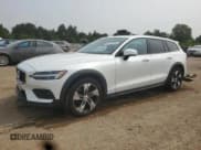 ✅ 2021 Volvo V60 • VIN: YV4102WK7M1068799 • Lot: 60121295. Wystawiony na Copart z przebiegiem 68 590 mil. Bezpłatny archiwum sprzedaży aukcyjnych z USA i szczegółowy raport historii pojazdu na DreamBid. Zdjęcie 1.