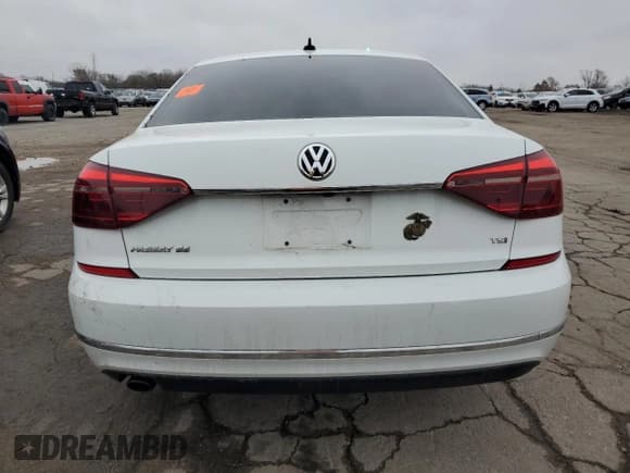 ✅ 2017 Volkswagen Passat SE • VIN: 1VWBT7A36HC054766 • Лот: 93350465. Опубликован ранее на Copart с пробегом Не указан. Бесплатный доступ к архиву аукционных продаж из США и подробный отчёт об истории автомобиля на DreamBid. Изображение 6.
