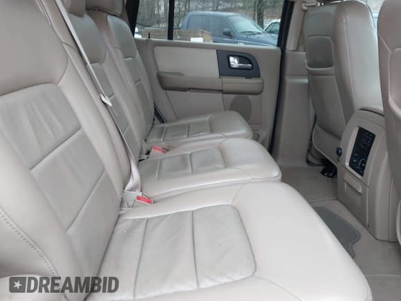 ✅ 2005 Ford Expedition Limited • VIN: 1FMFU19595LA03497 • Lot: 41415199. Wystawiony na IAAI z przebiegiem 136 802 mil. Bezpłatny archiwum sprzedaży aukcyjnych z USA i szczegółowy raport historii pojazdu na DreamBid. Zdjęcie 8.