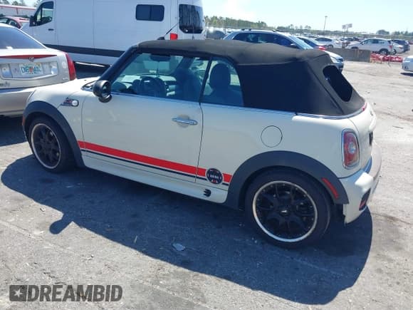 ✅ 2010 MINI Convertible S • VIN: WMWMS3C57ATY51245 • Лот: 41802174. Опубликован ранее на IAAI с пробегом 110 154 миль. Бесплатный доступ к архиву аукционных продаж из США и подробный отчёт об истории автомобиля на DreamBid. Изображение 3.