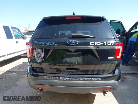 ✅ 2016 Ford Police Interceptor Utility • VIN: 1FM5K8AR5GGD16437 • Lot: 41998634. Wystawiony na IAAI z przebiegiem 134 199 mil. Bezpłatny archiwum sprzedaży aukcyjnych z USA i szczegółowy raport historii pojazdu na DreamBid. Zdjęcie 16.