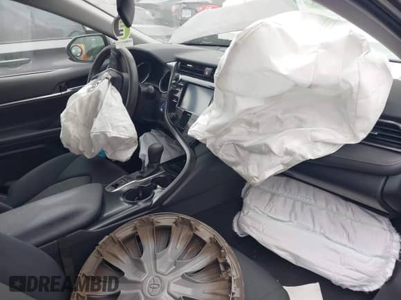 2020 Toyota Camry Hybrid LE z VIN 4T1C31AK6LU529780, wystawiony jako IAAI lot #42672539 z przebiegiem 60 540 mil mil oraz . Historia ofert i sprzedaży dostępna na DreamBid. Obrazek 5.