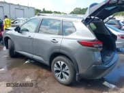 ✅ 2023 Nissan Rogue SV • VIN: JN8BT3BB1PW476446 • Lot: 42961955. Wystawiony na IAAI z przebiegiem 21 881 mil. Bezpłatny archiwum sprzedaży aukcyjnych z USA i szczegółowy raport historii pojazdu na DreamBid. Zdjęcie 3.