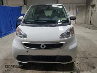 ✅ 2015 Smart fortwo Passion • VIN: WMEEJ3BA5FK814542 • Lot: 72978714. Wystawiony na Copart z przebiegiem 60 081 mil. Bezpłatny archiwum sprzedaży aukcyjnych z USA i szczegółowy raport historii pojazdu na DreamBid. Zdjęcie 5.