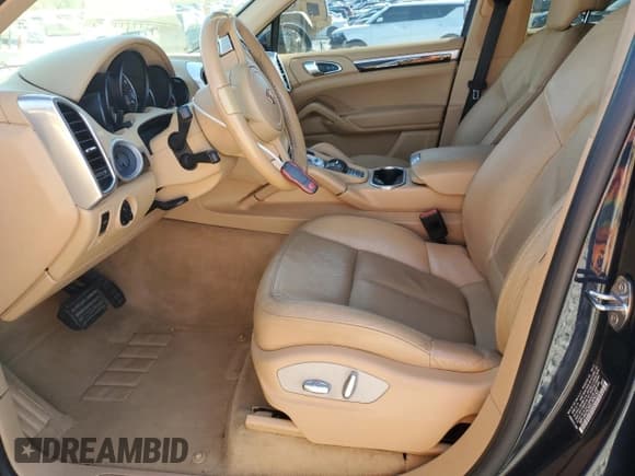 ✅ 2014 Porsche Cayenne • VIN: WP1AA2A26ELA04183 • Лот: 82727605. Опубликован ранее на Copart с пробегом 116 227 миль. Бесплатный доступ к архиву аукционных продаж из США и подробный отчёт об истории автомобиля на DreamBid. Изображение 7.