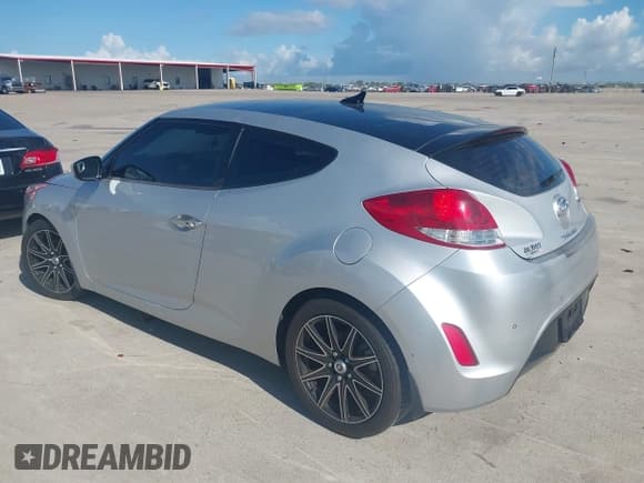 ✅ 2012 Hyundai Veloster w/Red Int • VIN: KMHTC6AD4CU053866 • Lot: 43278884. Wystawiony na IAAI z przebiegiem 155 497 mil. Bezpłatny archiwum sprzedaży aukcyjnych z USA i szczegółowy raport historii pojazdu na DreamBid. Zdjęcie 3.