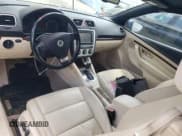 ✅ 2009 Volkswagen Eos Lux • VIN: WVWFA71F39V016888 • Lot: 68025935. Wystawiony na Copart z przebiegiem 54 313 mil. Bezpłatny archiwum sprzedaży aukcyjnych z USA i szczegółowy raport historii pojazdu na DreamBid. Zdjęcie 8.