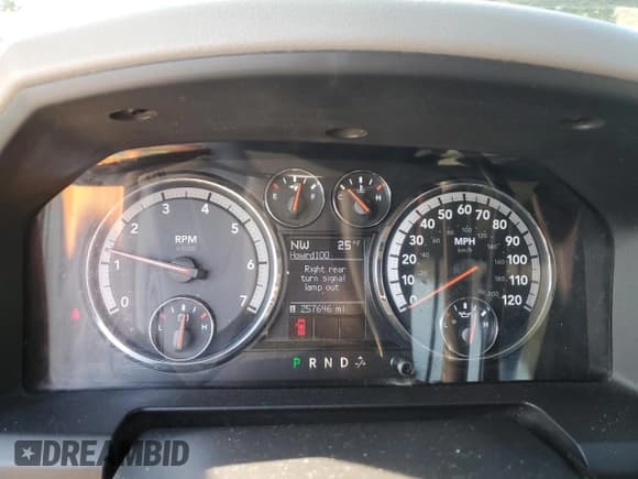 ✅ 2009 Dodge 1500 SLT • VIN: 1D3HV13T59J510780 • Lot: 41908145. Wystawiony na Copart z przebiegiem 257 646 mil. Bezpłatny archiwum sprzedaży aukcyjnych z USA i szczegółowy raport historii pojazdu na DreamBid. Zdjęcie 9.