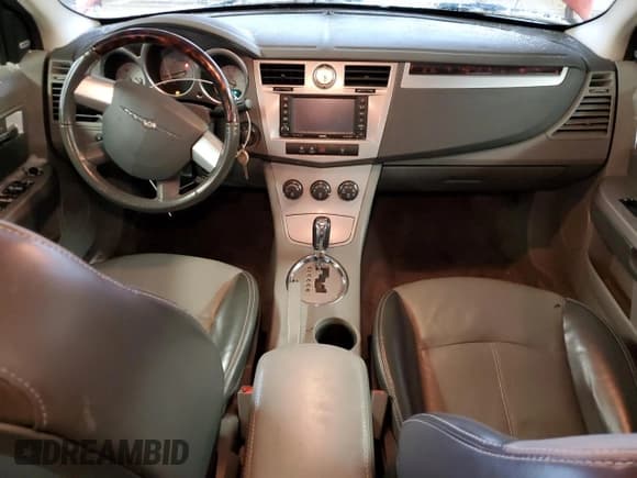 ✅ 2008 Chrysler Sebring • VIN: 1C3LD66M68N163687 • Лот: 87923505. Опубликован ранее на Copart с пробегом 180 202 миль. Бесплатный доступ к архиву аукционных продаж из США и подробный отчёт об истории автомобиля на DreamBid. Изображение 8.